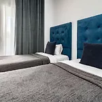Pr20 - Good Located Flat Puerto Banus