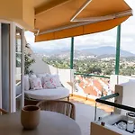 High-End 2 Bedroom Sea View Apartment In Puerto Banus