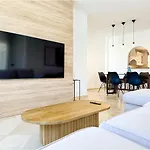 Penthouse Rooftop Terrace 3Bed Pool Family Only