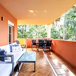 Sunny Apartment In Elviria
