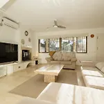 Spacious House With Pool, Garden And Solarium In Las Chapas, Marbella