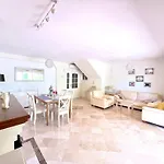 Charming House With Pool, Close To The Sea