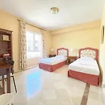 Charming House With Pool, Close To The Sea