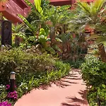 Beachfront, 3Pools, King Bed, Free Gymparking