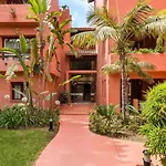 Beachfront, 3Pools, King Bed, Free Gymparking