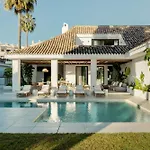 Anfitrion Villas & Suites