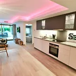 Luxury Apartment In La Isla, Puerto Banus