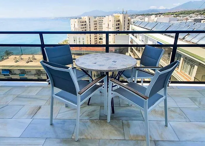 Skol 708 Fantastic 2 Bedroom Apartment For Holiday Rentals