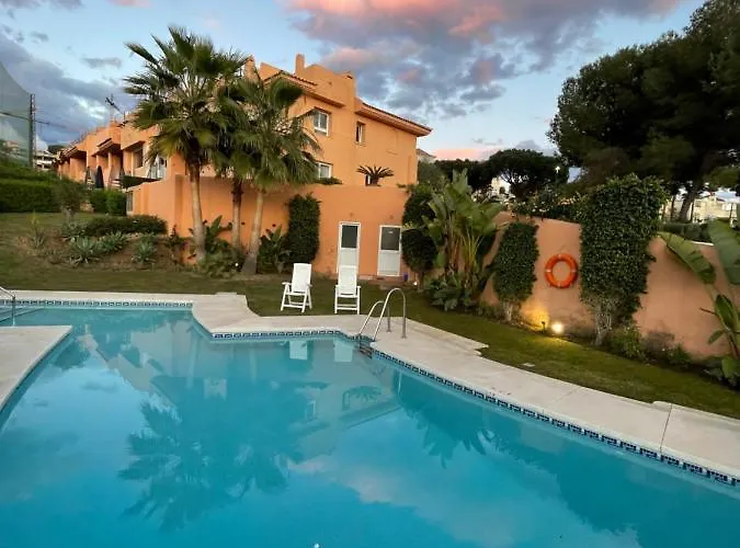 Marbella Deluxe Rooms In Royal Cabopino Townhouse