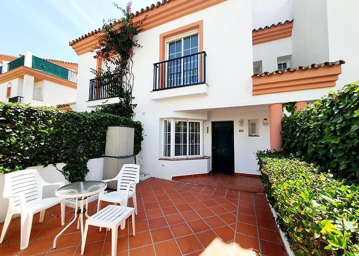 Lomas de Cabopino House