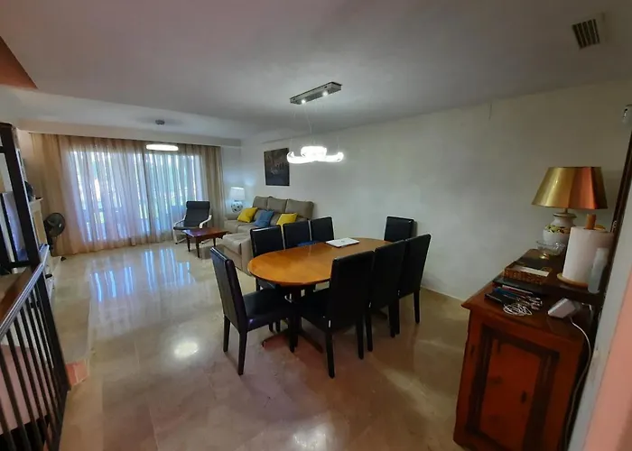 Vivienda Adosada Con Entrada Independiente