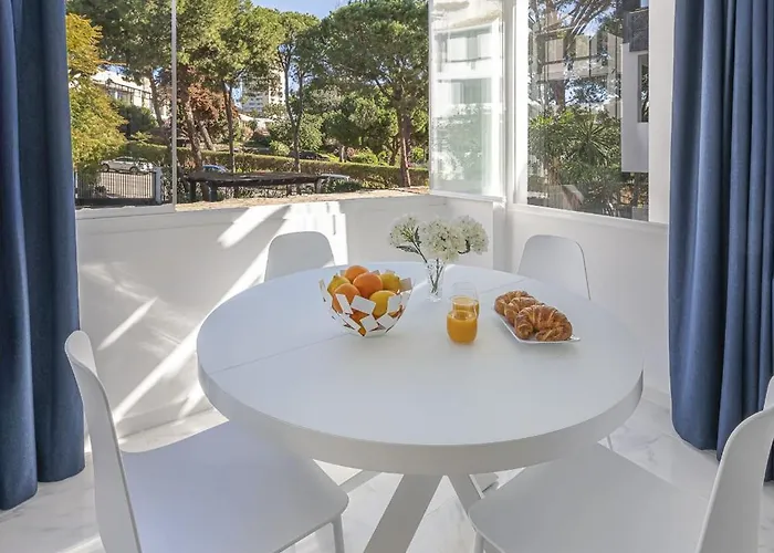 Blukai Beach And Pool Apartment With Private Parking