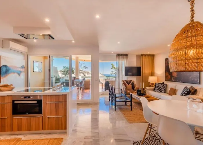 4 Bedroom Luxury Duplex With Sea Views By Puerto Banus