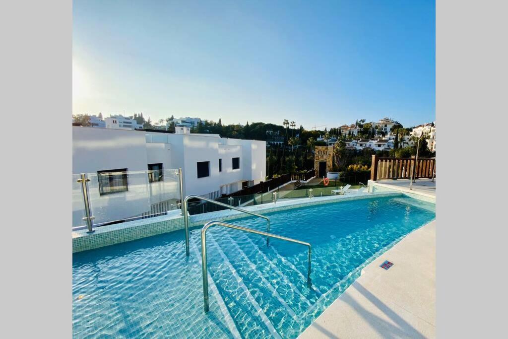 Puente Premium Rooftop & Garden