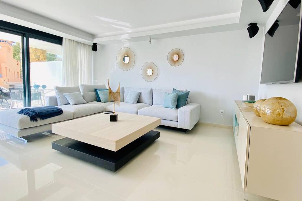 Puente Premium Rooftop & Garden Apartment Marbella