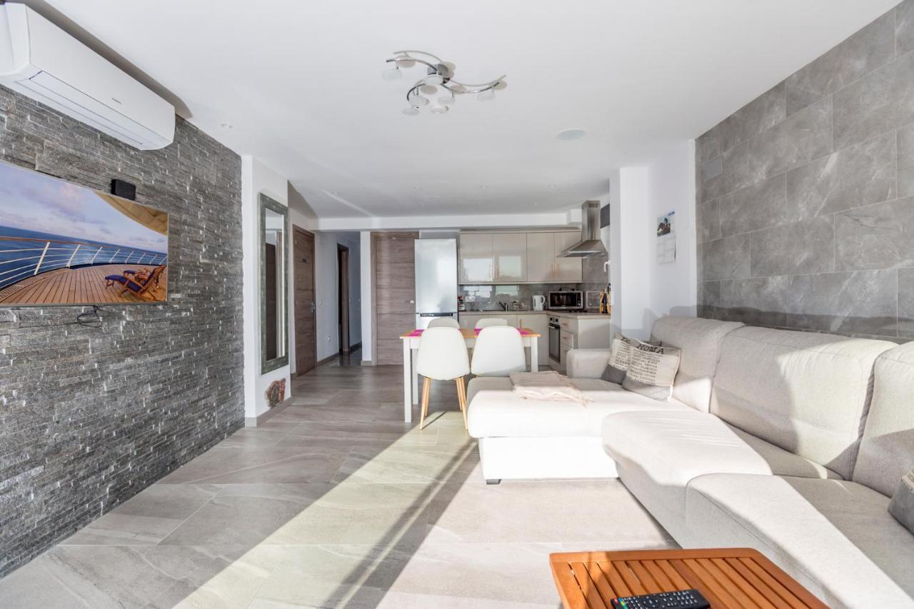 Modern Apartment, Old Town
