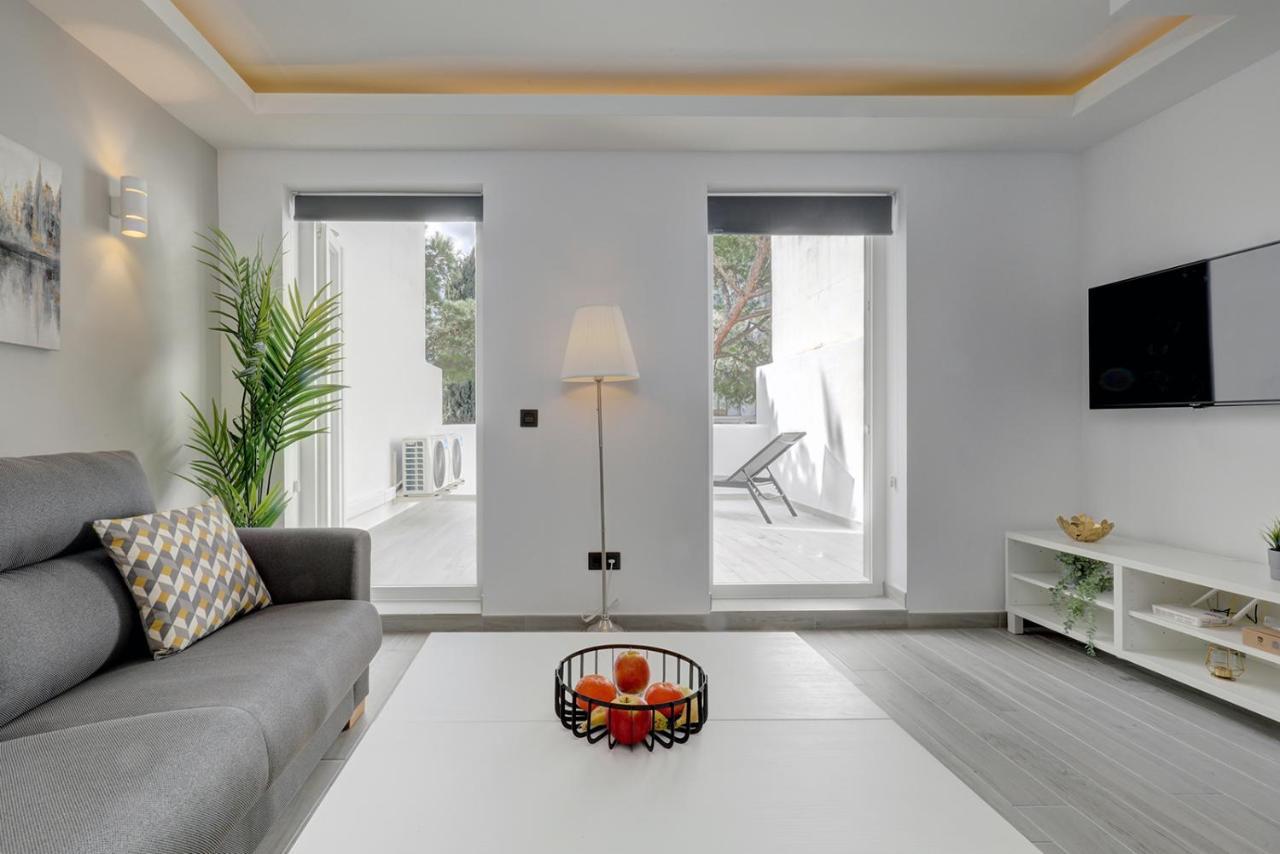 One Bedroom Walking Distance To Puerto Banus Marbella