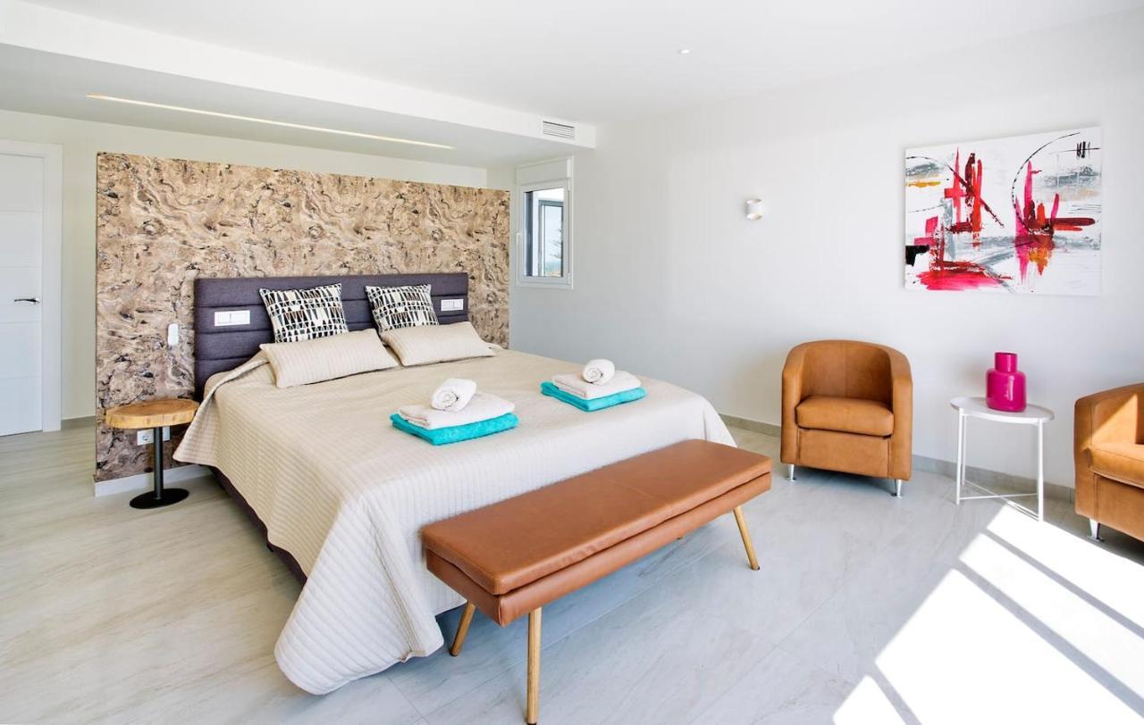 Extravagant 8 Bdrm In Marbella, Beachside
