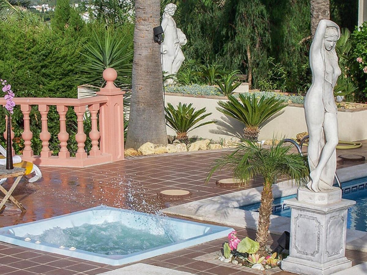 Villa Royal Empire *