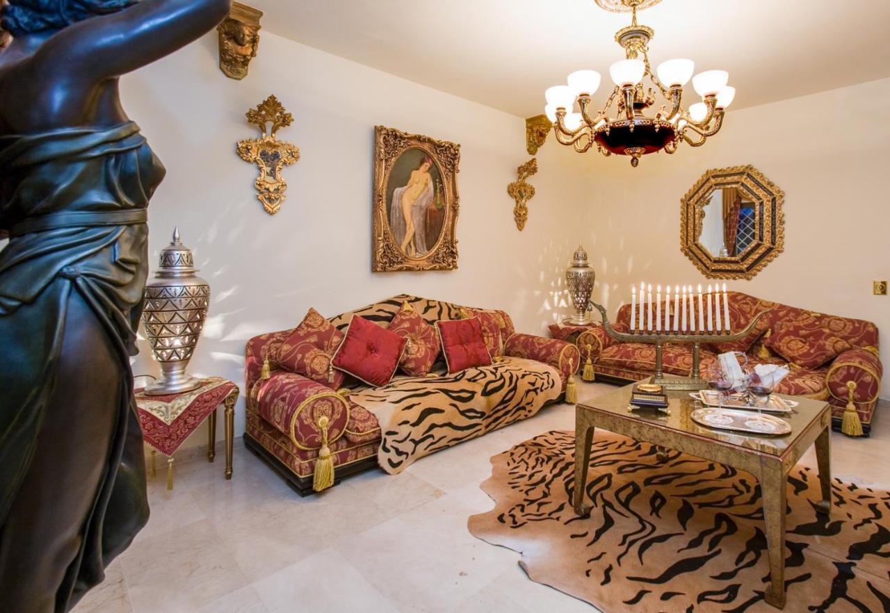 Royal Empire * Marbella
