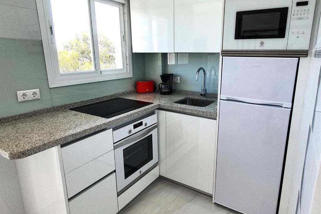 Apartment Skol 521. Fantastic On The Beachfront For Rental.
