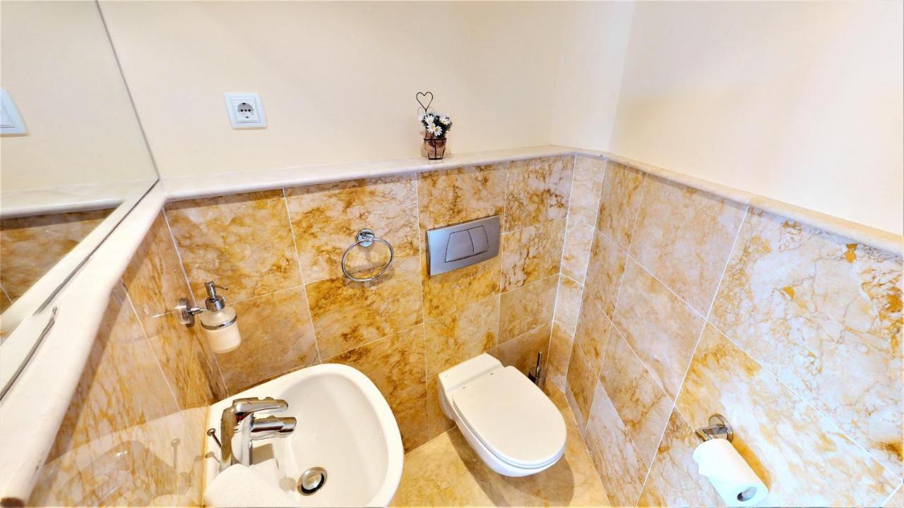 Lomas De Monteros - With Seaviews