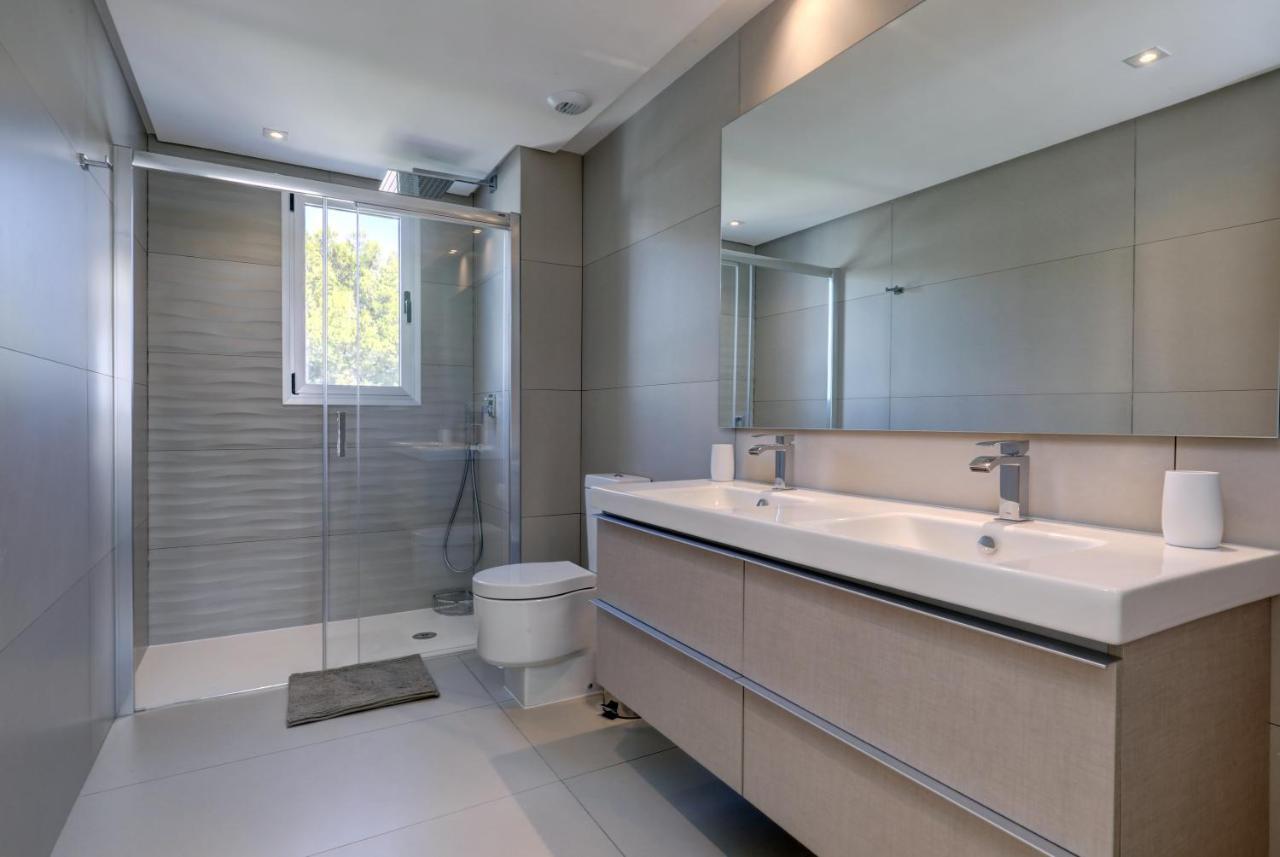 New Modern 3 Bed Puerto Banus Apartment