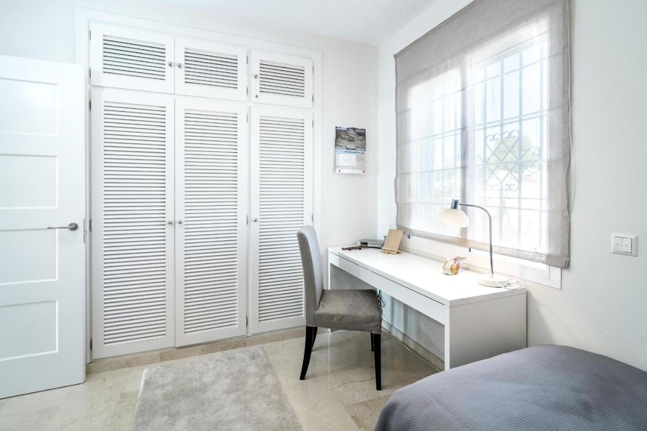 Apartment Ma2- Sea Views, Walking Distance To Puerto Banus *