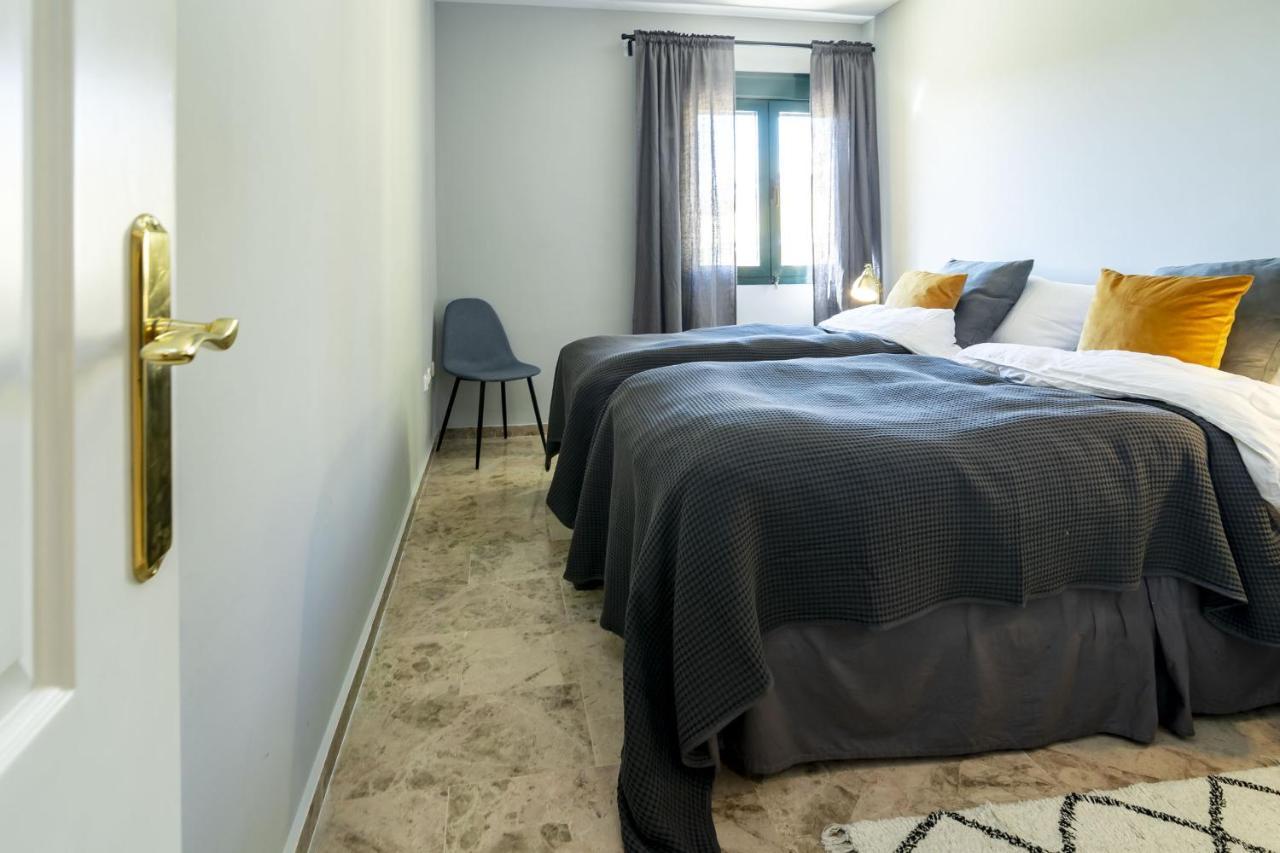 La-beautiful 3 Bedroom Penthouse Close To Sea *