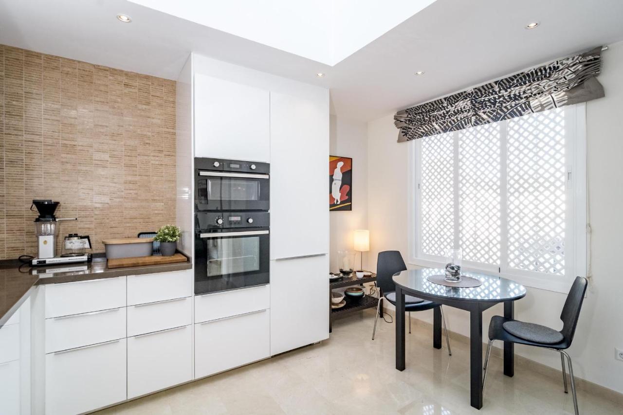 Ma2- Sea Views, Walking Distance To Puerto Banus Apartment *