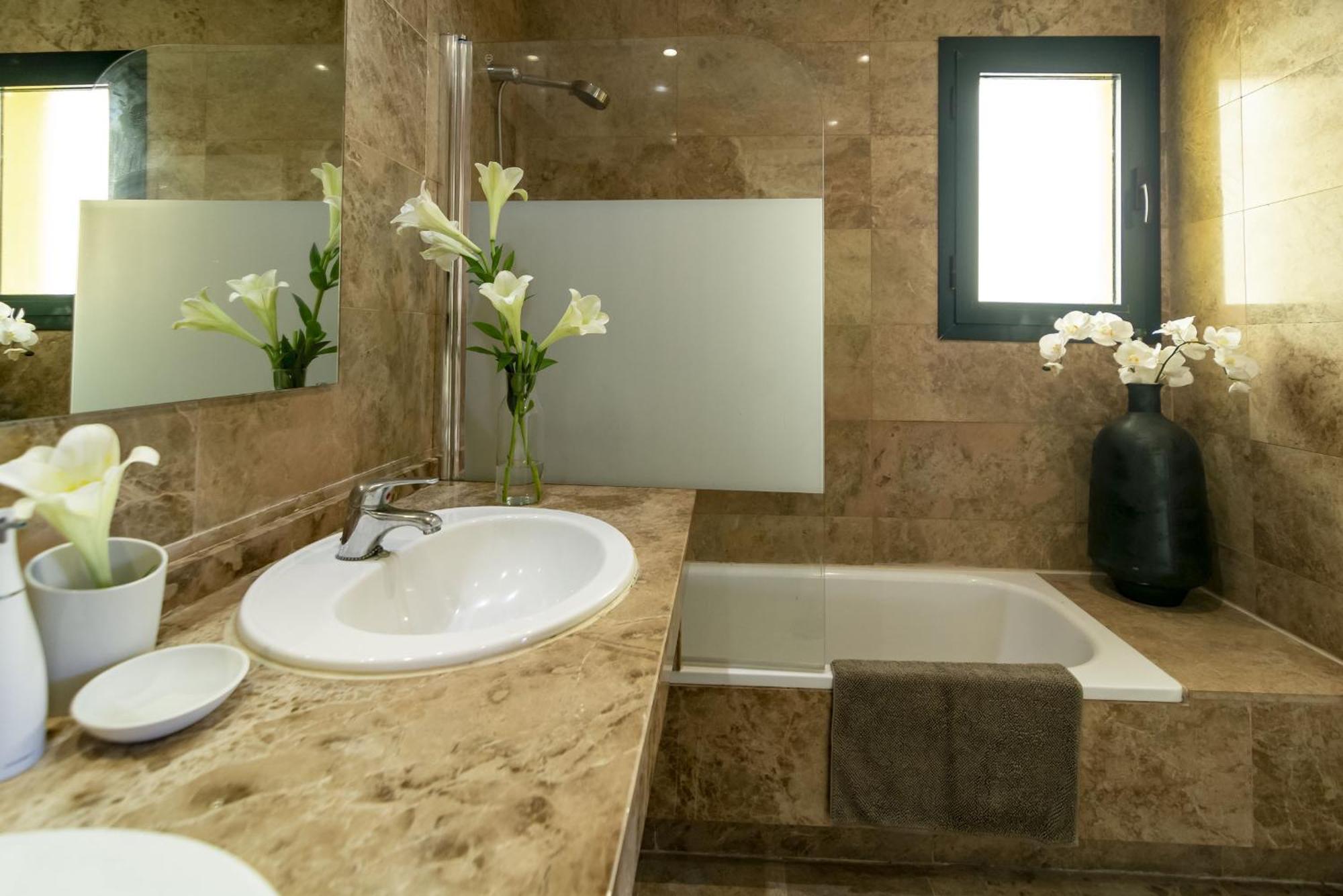 La-beautiful 3 Bedroom Penthouse Close To Sea * Marbella