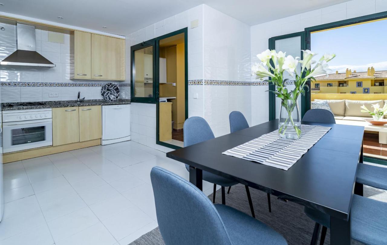 La-beautiful 3 Bedroom Penthouse Close To Sea *