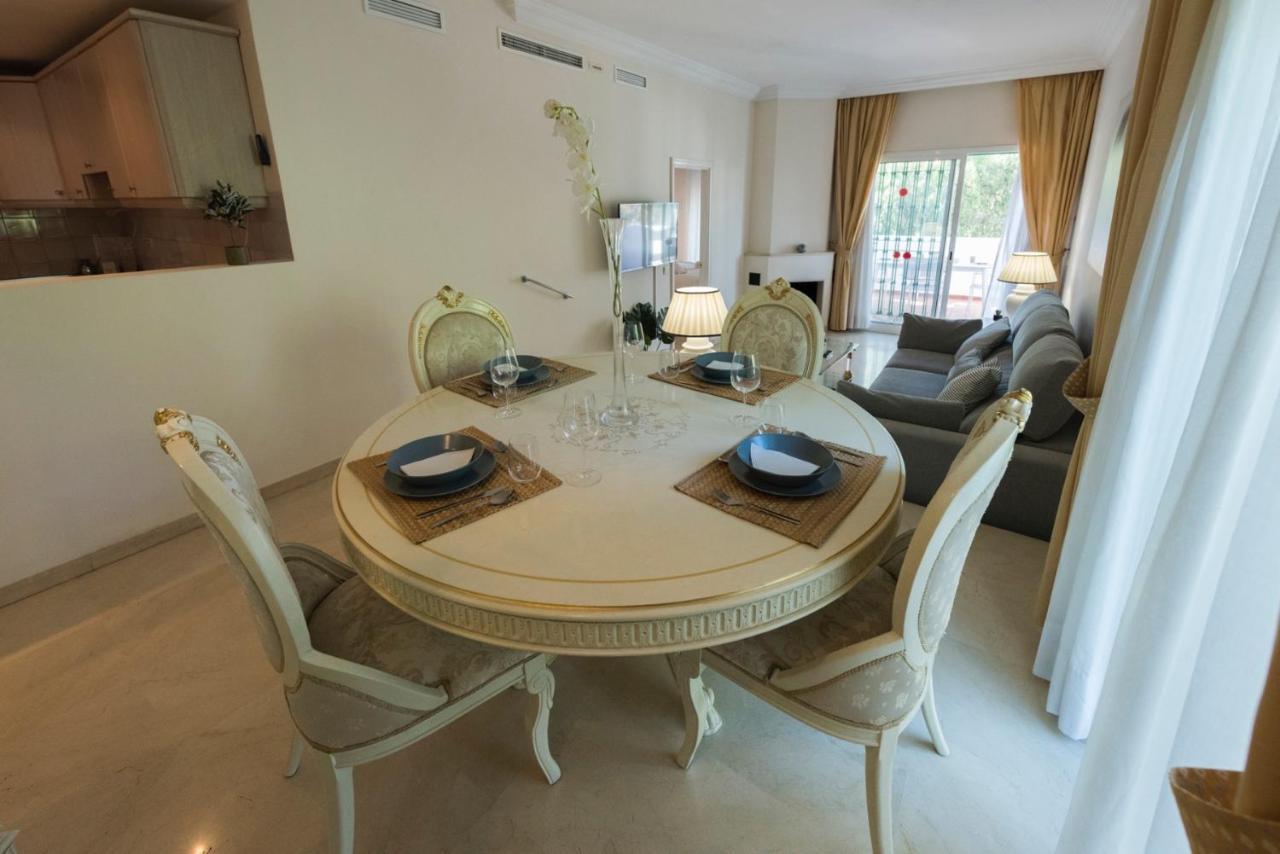 Spacious Flat With Pool In Marbella