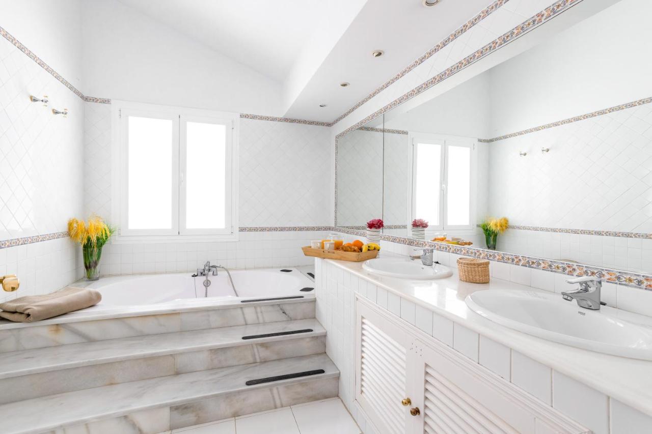Oleholidays Pb 243 Primera Linea De Mar Puerto Banus Apartment *