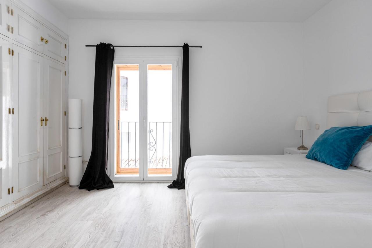 Apartment Oleholidays Pb 243 Primera Linea De Mar Puerto Banus