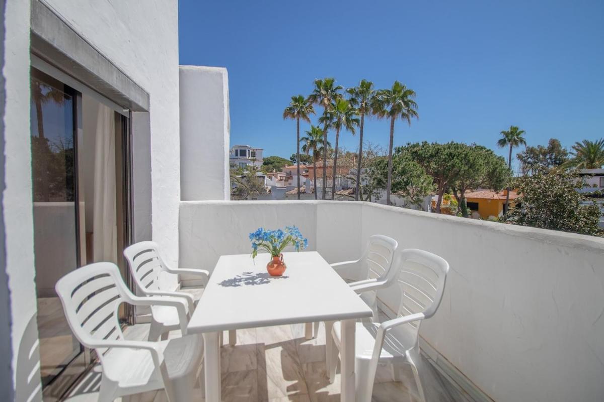 C63 - Sea View Peaceful Beach Apartment