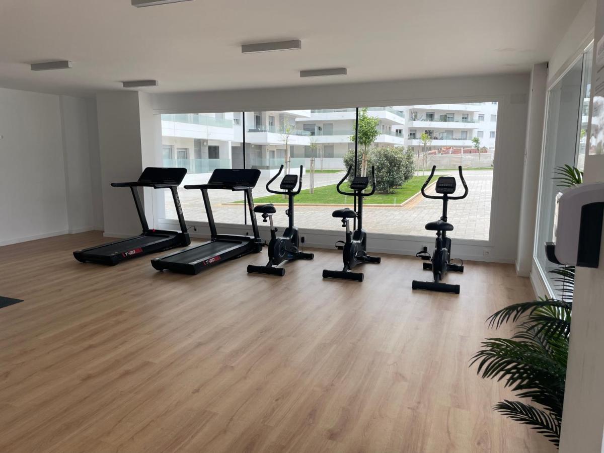 Brand New With Gym&rooftop Pool. Apartment