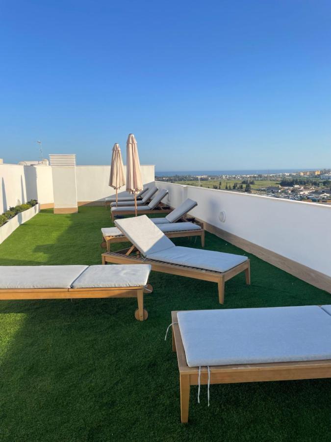 Apartment Brand New With Gym&rooftop Pool. *