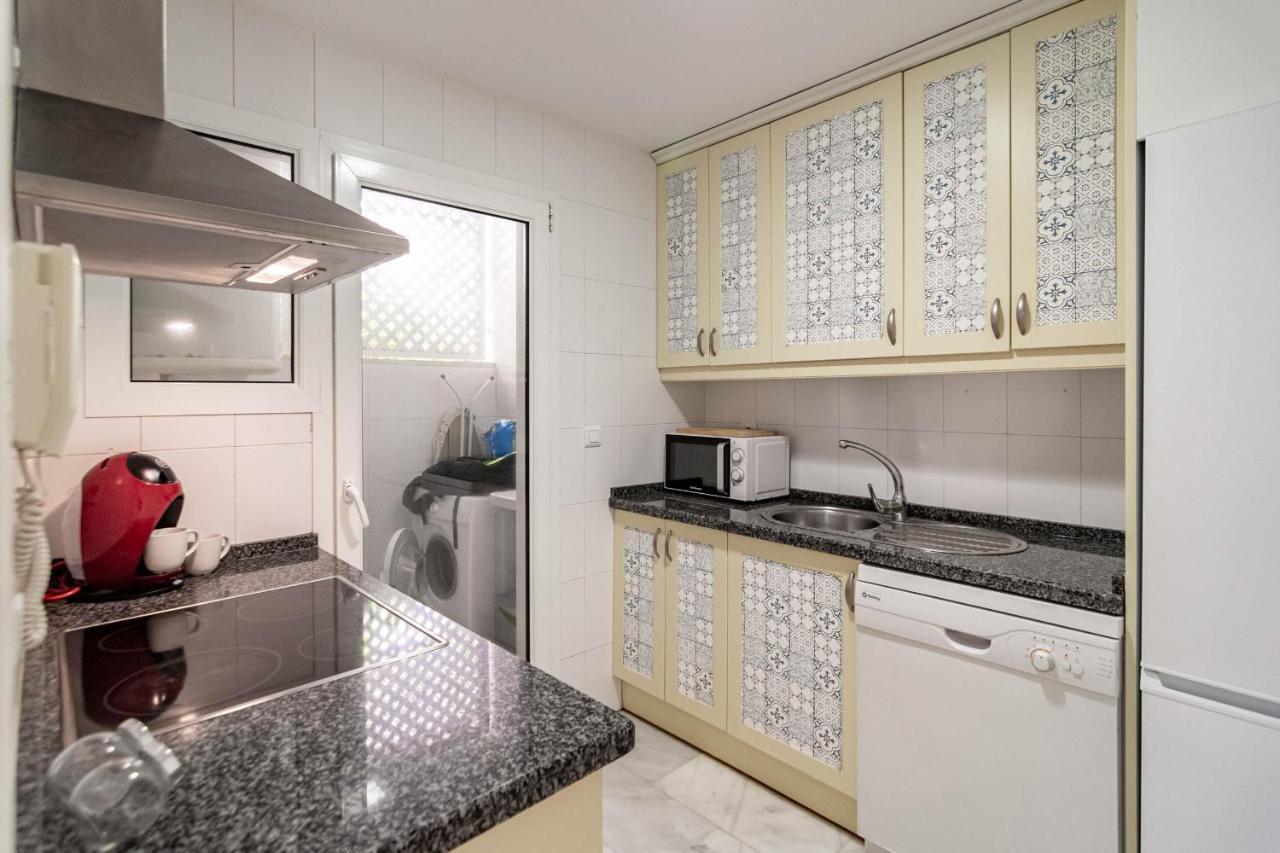 Pr20 - Good Located Flat Puerto Banus