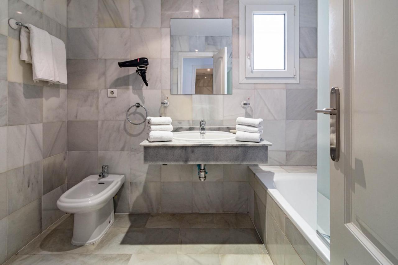 Pr20 - Good Located Flat Puerto Banus *