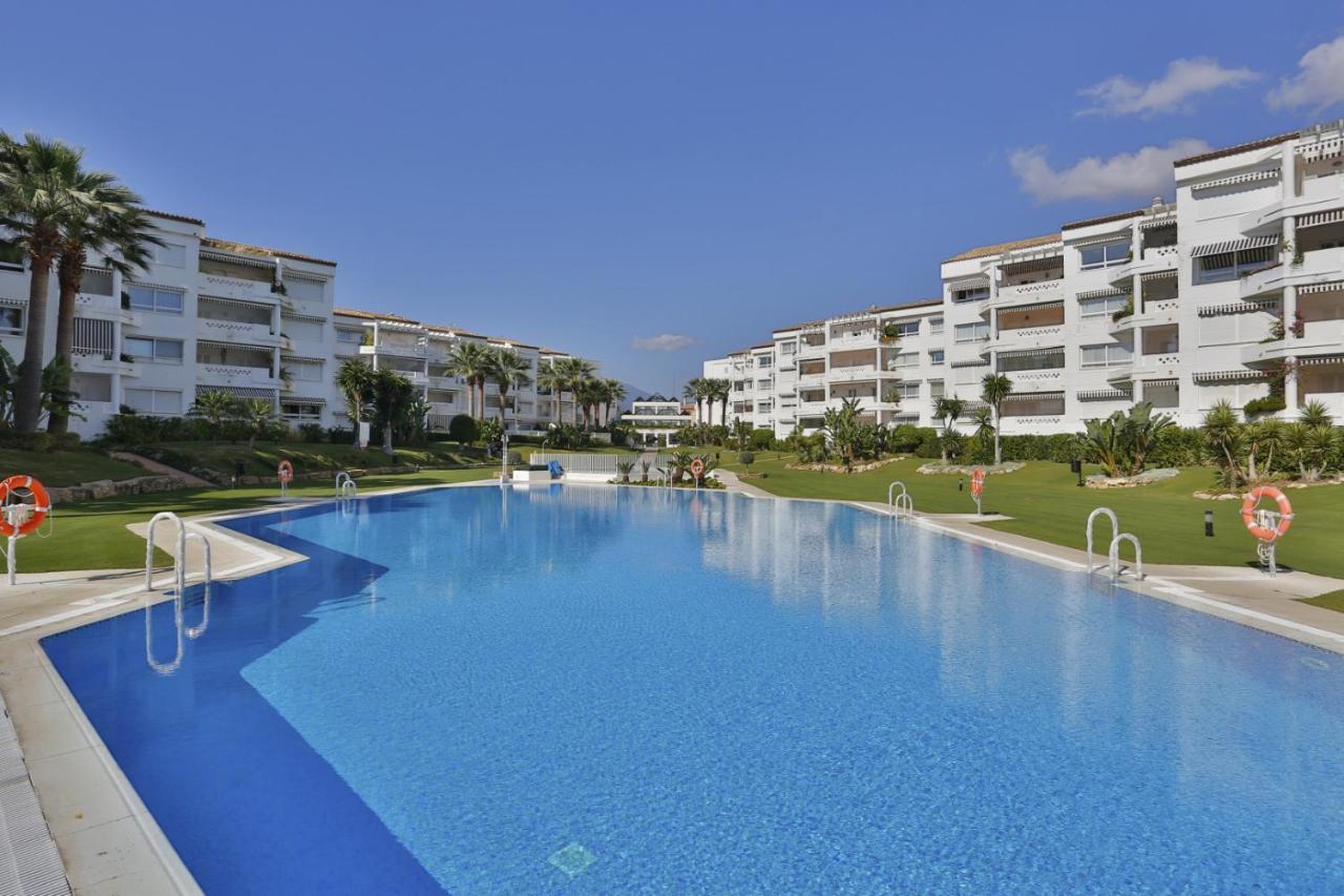 Pr20 - Good Located Flat Puerto Banus *
