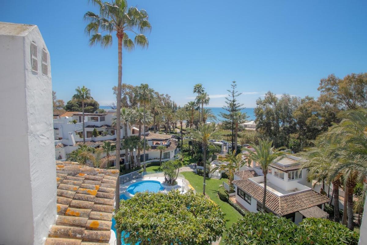 C63 - Sea View Peaceful Beach Apartment Marbella