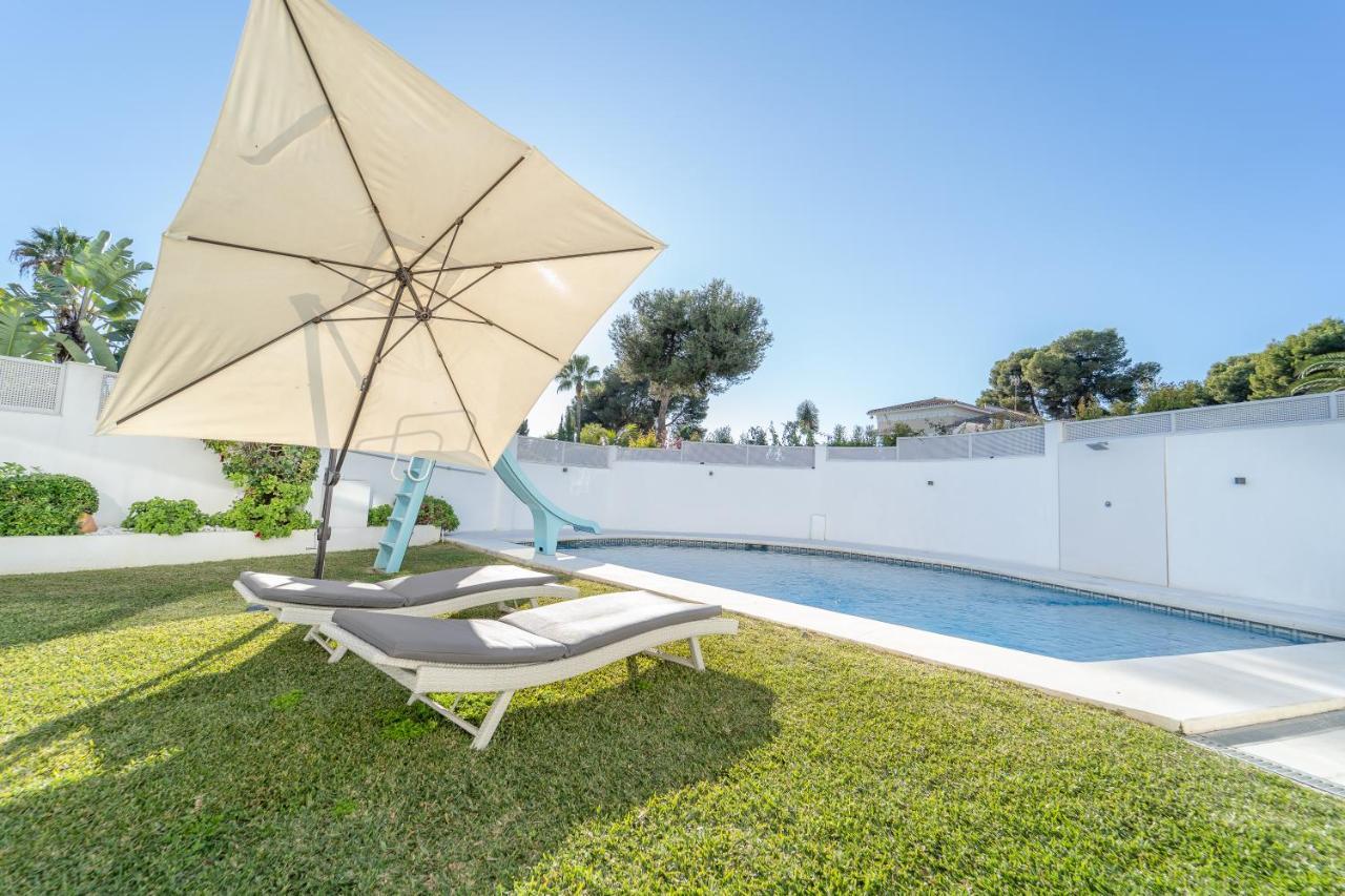 Villa Encantadora Junto A La Playa En Monteros Con Seguridad 24 Marbella