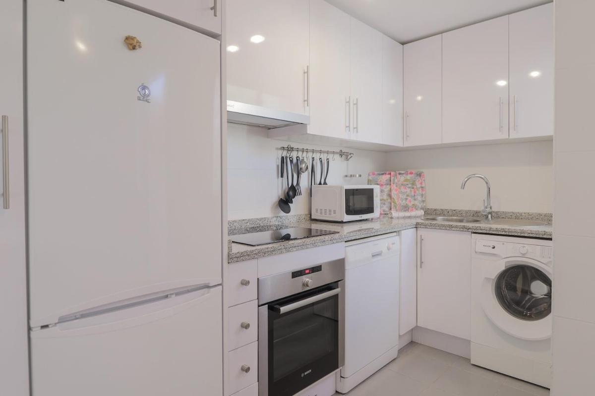 C63 - Sea View Peaceful Beach Apartment *