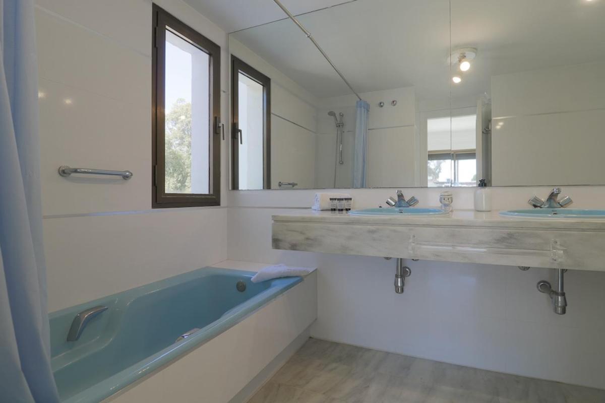 C63 - Sea View Peaceful Beach Apartment Marbella