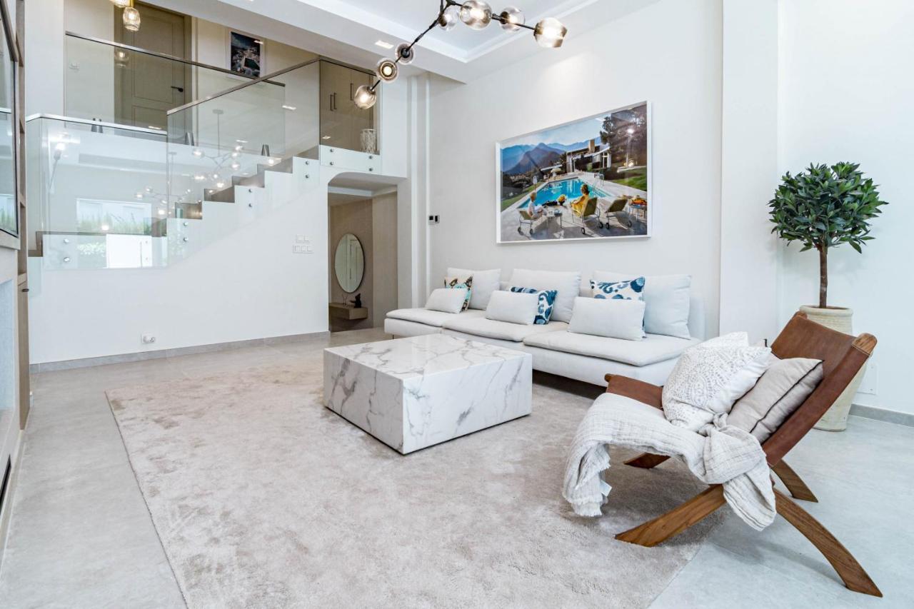 Adp- San Pedro Beach By Roomservices *
