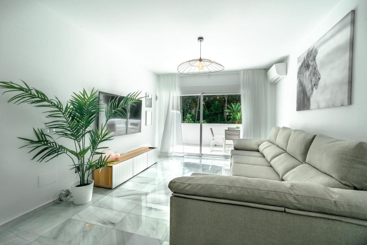 Amazing 2 Bedroom In Jardines Fuentes Apartment Marbella