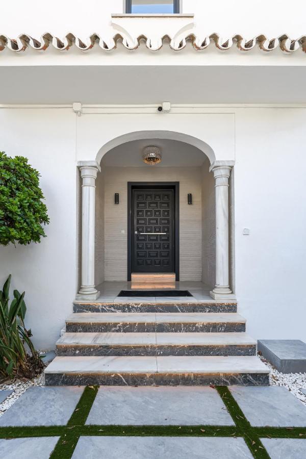 27 Nueva Andalucia Puerto Banus Villa Marbella