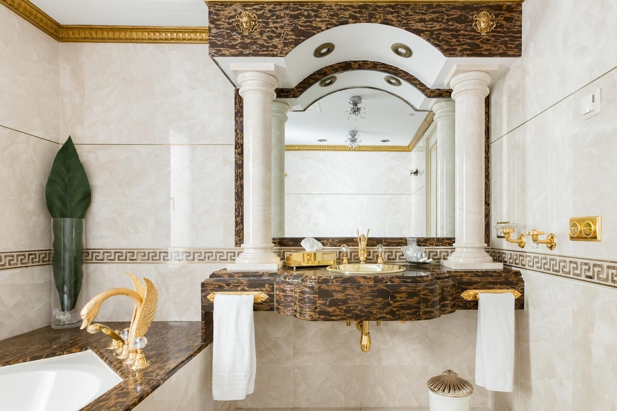 Royal Empire * Marbella