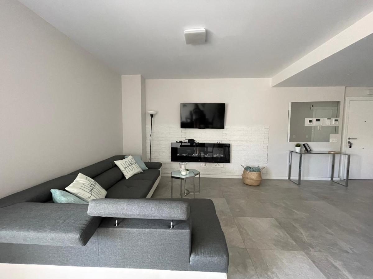 Centre With Terrace And Pool Apartment Marbella
